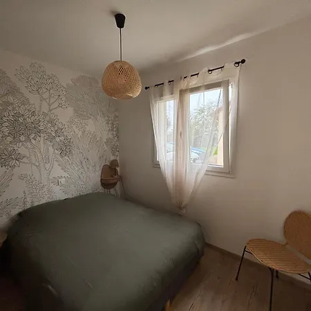 Le Nid Des Moises, Pavillon Neuf Nyaraló *