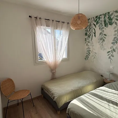 Le Nid Des Moises, Pavillon Neuf