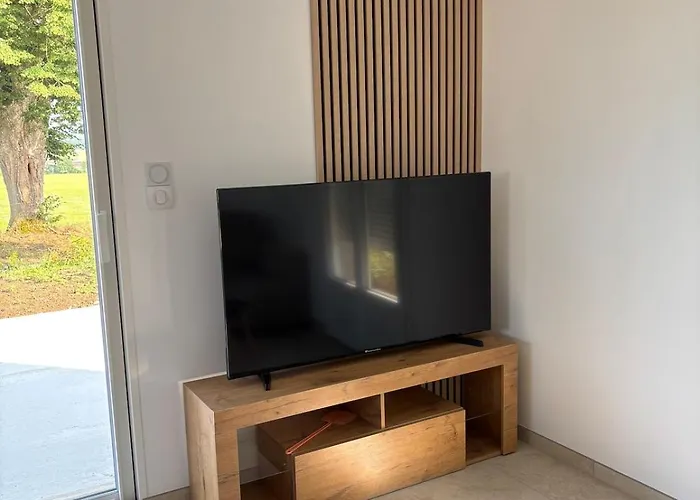 Le Nid Des Moises, Pavillon Neuf Nyaraló Relanges