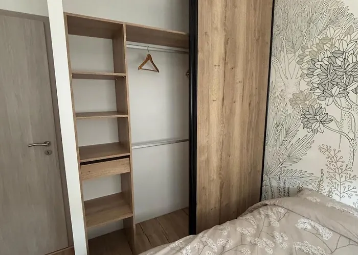 Le Nid Des Moises, Pavillon Neuf Nyaraló *