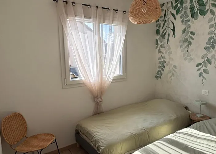 Le Nid Des Moises, Pavillon Neuf